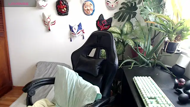 Snapshot of cat_salo chatting on November 22, 3:44 pm cat salo online show from November 22, 3:44 pm