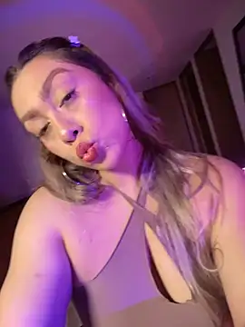 Im sophiie online show from November 11, 6:02 am