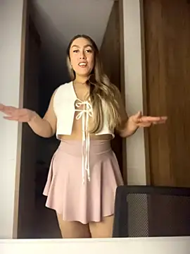 Im sophiie online show from April 9, 6:52 am