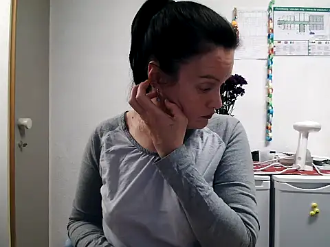 LoveNBloom online show from March 7, 7:49 pm