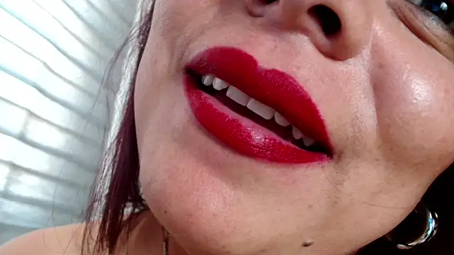 Snapshot of VIOLETTA-HOT chatting on January 22, 4:44 pm VIOLETTA-HOT online show from January 22, 4:44 pm