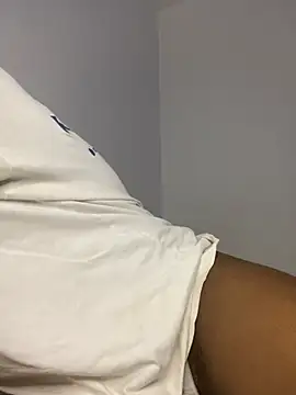  yisela  online show from February 17, 12:18 am