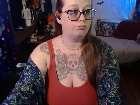 Snapshot of edgexchaos chatting on November 18, 1:00 am edgexchaos online show from November 18, 1:00 am