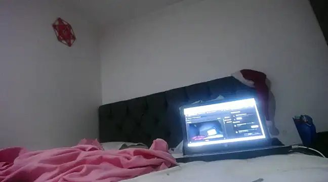 Snapshot of angellsexx20 chatting on December 20, 3:14 am angellsexx20 online show from December 20, 3:14 am