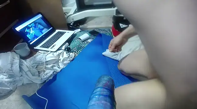 Snapshot of angellsexx20 chatting on February 28, 6:54 am angellsexx20 online show from February 28, 6:54 am