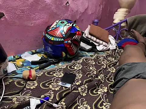 zeus 3241 online show from April 26, 9:45 pm