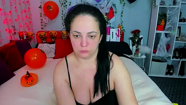 Snapshot of DarlingMilf chatting on November 7, 7:03 pm DarlingMilf online show from November 7, 7:03 pm