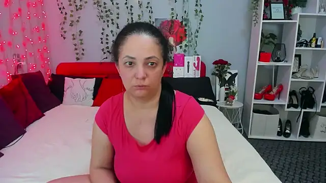 Snapshot of DarlingMilf chatting on November 23, 7:24 pm DarlingMilf online show from November 23, 7:24 pm