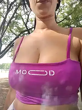Snapshot of lady-rosse chatting on December 14, 1:59 pm lady-rosse online show from December 14, 1:59 pm