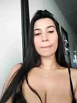 Snapshot of lady-rosse chatting on December 30, 2:30 pm lady-rosse online show from December 30, 2:30 pm