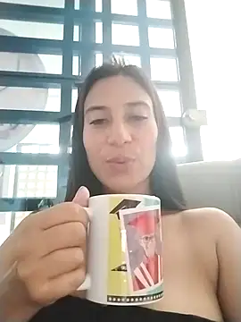 Snapshot of lady-rosse chatting on January 3, 7:18 pm lady-rosse online show from January 3, 7:18 pm