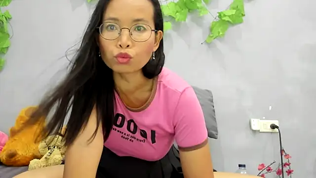 loveley jenny online show from April 8, 8:36 am