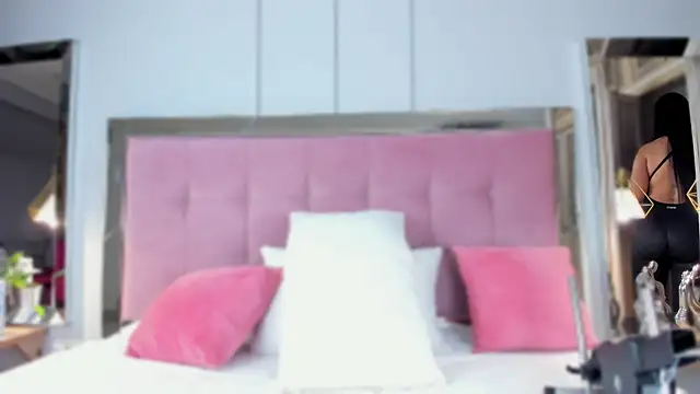 Snapshot of Ahincale chatting on February 16, 8:05 pm Ahincale online show from February 16, 8:05 pm