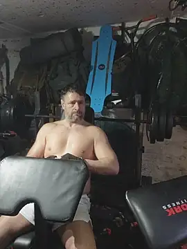 Snapshot of rob2810 chatting on March 1, 3:58 pm rob2810 online show from March 1, 3:58 pm