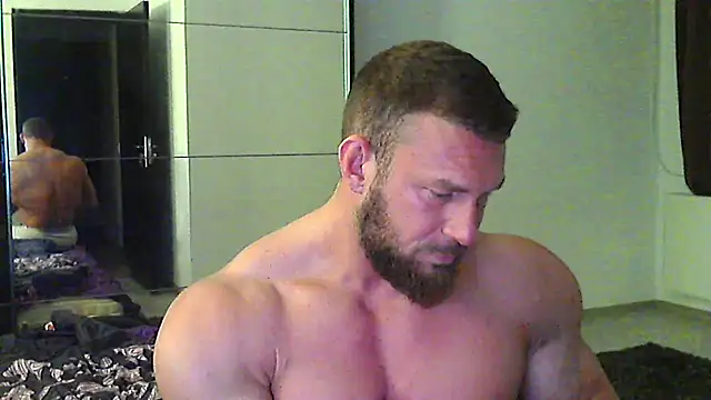muscularkevin online show from March 29, 3:39 am