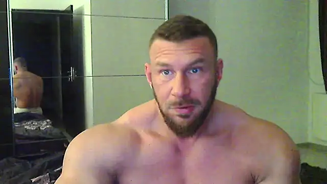 muscularkevin online show from April 7, 3:29 am