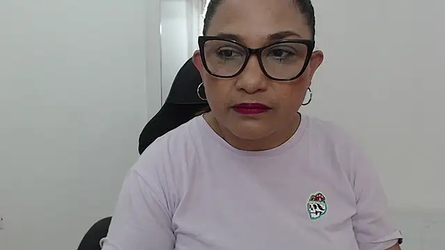 Snapshot of Katha_Marck chatting on October 22, 12:27 pm Katha Marck online show from October 22, 12:27 pm