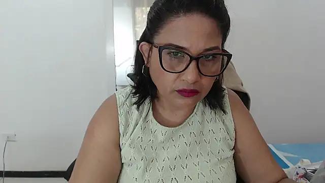 Snapshot of Katha_Marck chatting on December 3, 12:58 pm Katha Marck online show from December 3, 12:58 pm