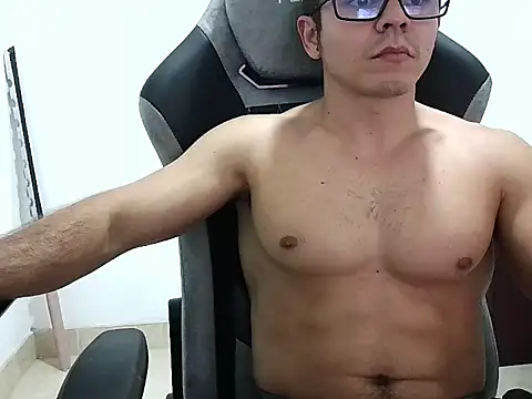 MILCARITAS3 online show from March 25, 8:42 am