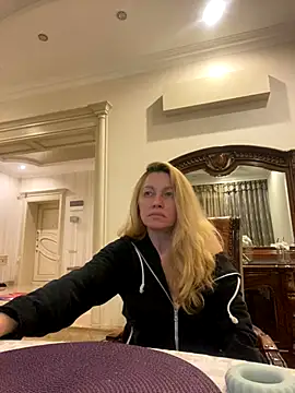 Amazoniiaa online show from December 1, 2:00 pm