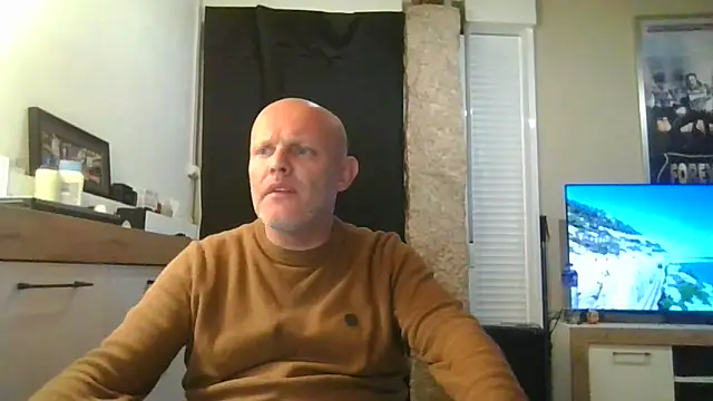 Snapshot of davigochi77bcn chatting on November 10, 7:02 pm davigochi77bcn online show from November 10, 7:02 pm