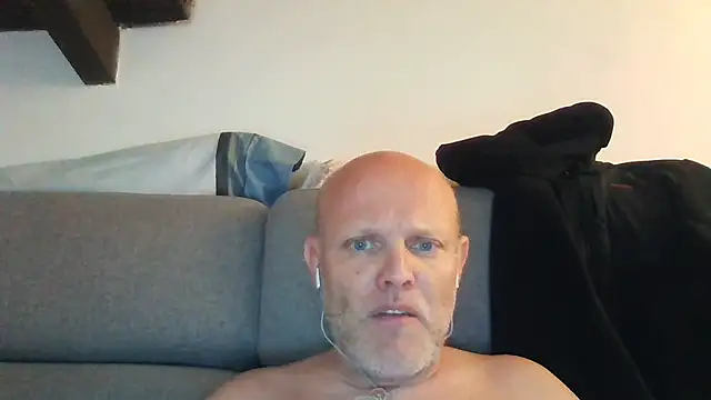 Snapshot of davigochi77bcn chatting on November 12, 6:52 pm davigochi77bcn online show from November 12, 6:52 pm