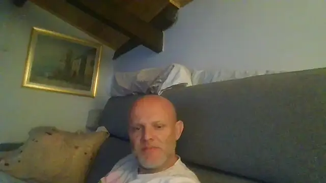 Snapshot of davigochi77bcn chatting on November 14, 9:57 pm davigochi77bcn online show from November 14, 9:57 pm