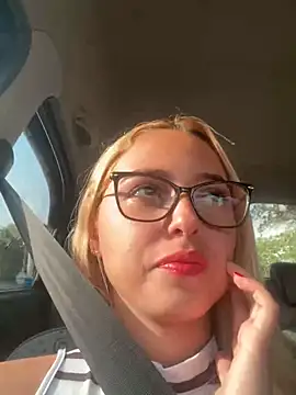 Irisweet  online show from December 11, 8:28 pm