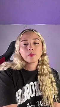 Irisweet  online show from November 5, 10:10 pm