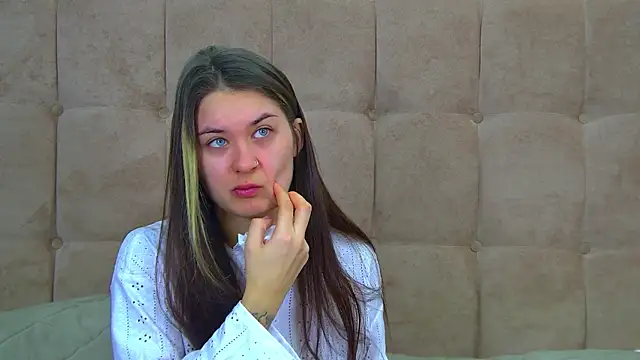 Snapshot of RachelSimpson chatting on February 23, 6:22 am RachelSimpson online show from February 23, 6:22 am