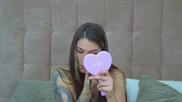 Snapshot of RachelSimpson chatting on March 2, 7:15 am RachelSimpson online show from March 2, 7:15 am