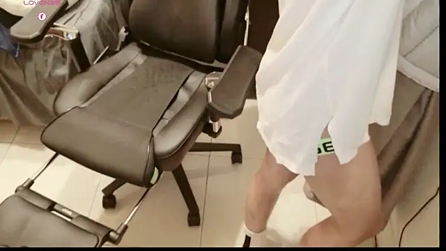 Snapshot of Canto-Dvng chatting on November 13, 3:55 pm Canto-Dvng online show from November 13, 3:55 pm