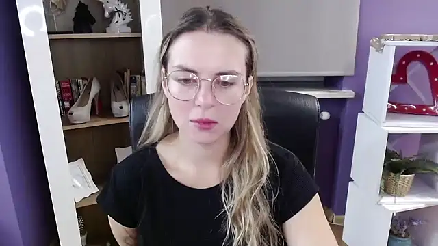 Zoey Erotic online show from October 21, 4:24 am