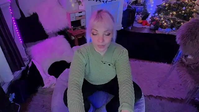 AliceW0lf online show from December 18, 4:13 pm