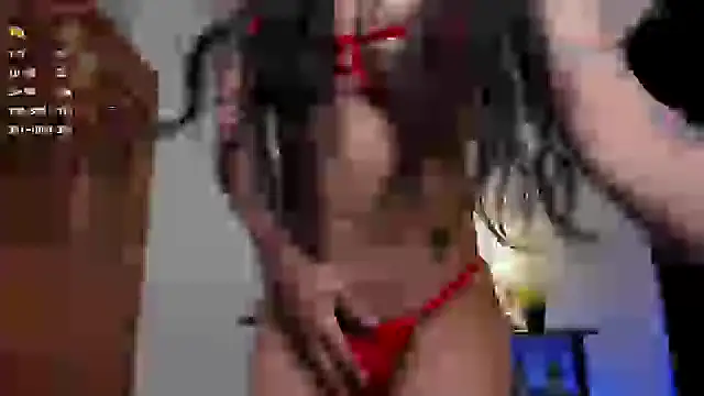 Snapshot of girl_dollxx chatting on December 10, 4:27 pm girl dollxx online show from December 10, 4:27 pm