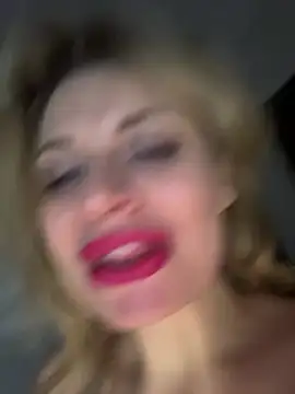 Snapshot of Evellyn chatting on January 10, 6:42 pm Evellyn online show from January 10, 6:42 pm