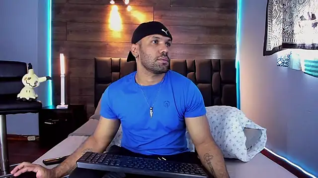 Snapshot of anthonylatynxd chatting on February 16, 3:27 pm anthonylatynxd online show from February 16, 3:27 pm