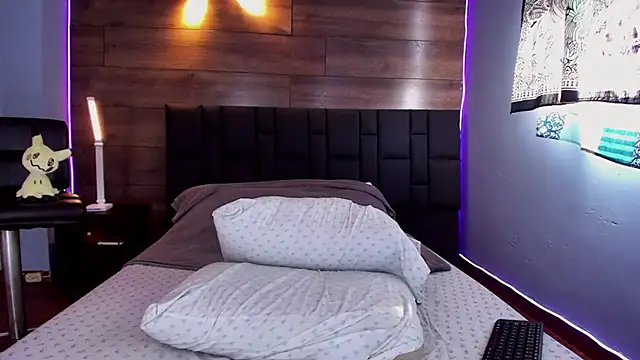 Snapshot of anthonylatynxd chatting on February 21, 9:11 pm anthonylatynxd online show from February 21, 9:11 pm