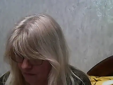 Snapshot of Diana_49 chatting on February 5, 7:20 pm Diana 49 online show from February 5, 7:20 pm