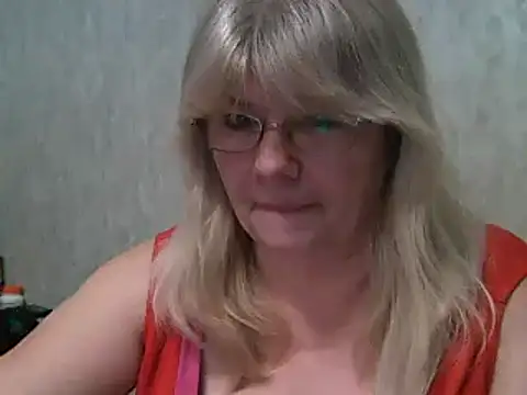 Snapshot of Diana_49 chatting on February 6, 2:58 pm Diana 49 online show from February 6, 2:58 pm