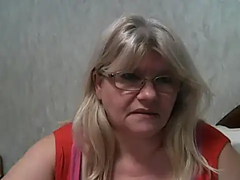 Snapshot of Diana_49 chatting on February 19, 2:44 pm Diana 49 online show from February 19, 2:44 pm