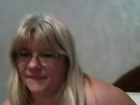Snapshot of Diana_49 chatting on February 23, 12:16 pm Diana 49 online show from February 23, 12:16 pm