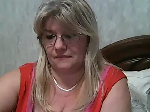 Snapshot of Diana_49 chatting on February 27, 6:53 pm Diana 49 online show from February 27, 6:53 pm