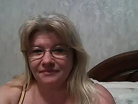 Snapshot of Diana_49 chatting on March 4, 5:24 pm Diana 49 online show from March 4, 5:24 pm
