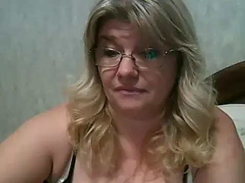 Snapshot of Diana_49 chatting on March 8, 5:43 pm Diana 49 online show from March 8, 5:43 pm