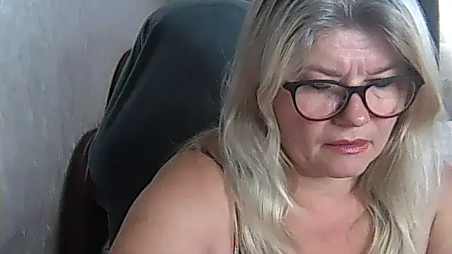 Snapshot of Diana_49 chatting on September 15, 9:20 am Diana 49 online show from September 15, 9:20 am