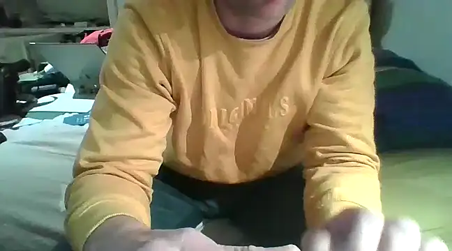 Snapshot of MmaxX004 chatting on March 5, 3:51 am MmaxX004 online show from March 5, 3:51 am