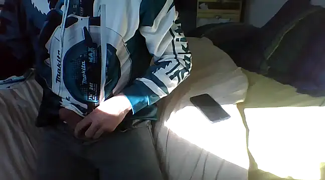 Snapshot of MmaxX004 chatting on March 5, 1:06 pm MmaxX004 online show from March 5, 1:06 pm