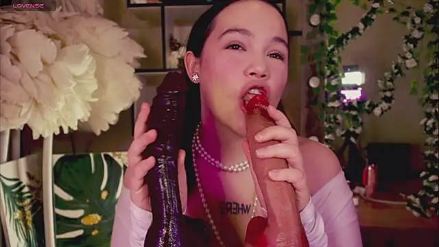 Chery Lady22 online show from March 15, 5:19 am