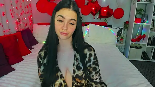 Snapshot of KeiraChoCo chatting on February 20, 6:26 am KeiraChoCo online show from February 20, 6:26 am